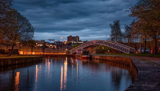 night-shot-cauldon-canal-bridge-crossing